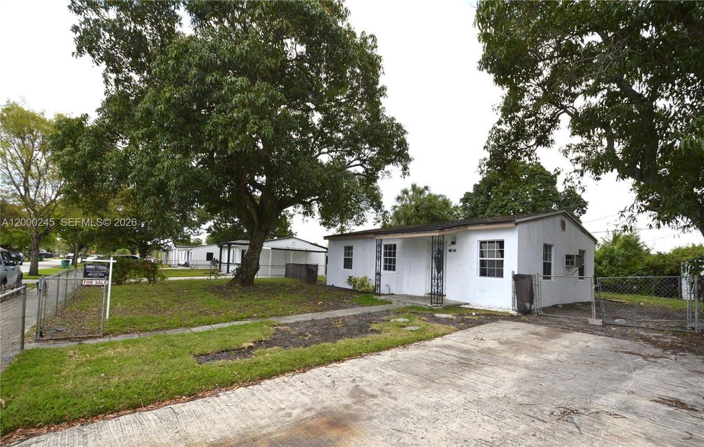 16400 NW 17th Ct, Miami Gardens, FL 33054