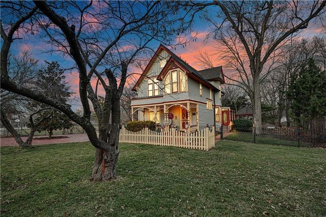 401 S Harrison Street, Olathe, KS 66061