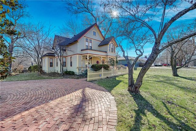 401 S Harrison Street, Olathe, KS 66061