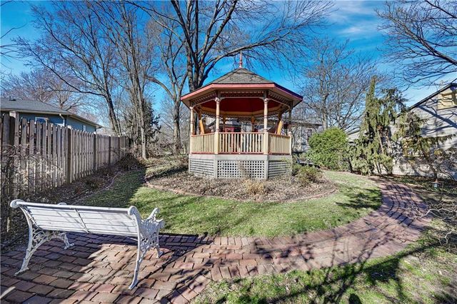 401 S Harrison Street, Olathe, KS 66061