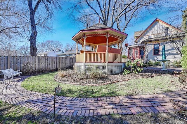 401 S Harrison Street, Olathe, KS 66061