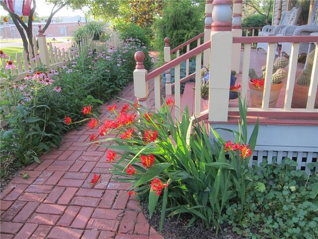 401 S Harrison Street, Olathe, KS 66061