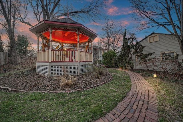 401 S Harrison Street, Olathe, KS 66061