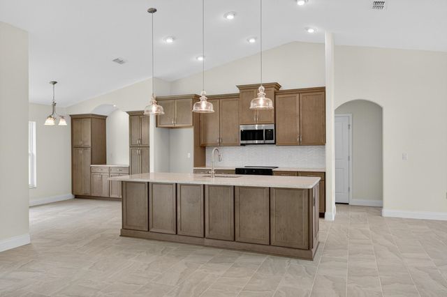 94 Renshaw Dr, Palm Coast, FL 32164