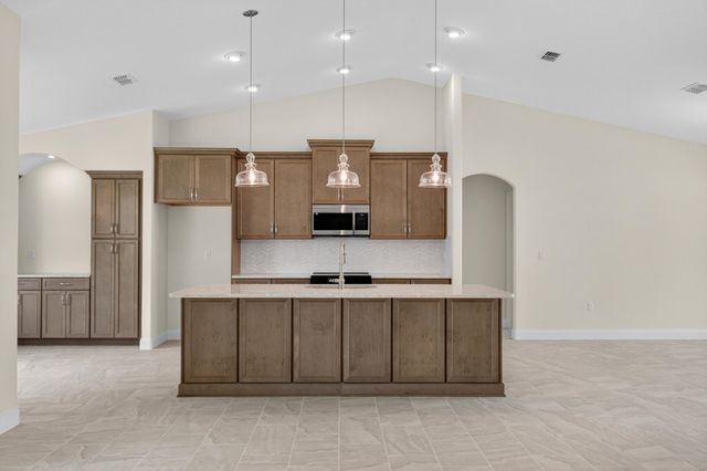 94 Renshaw Dr, Palm Coast, FL 32164