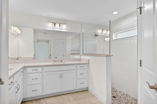 94 Renshaw Dr, Palm Coast, FL 32164