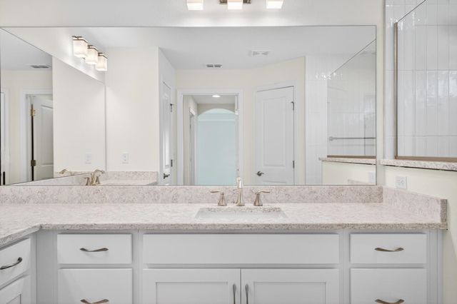 94 Renshaw Dr, Palm Coast, FL 32164