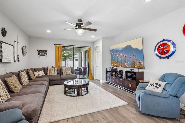 8210 MALLOW MIRROR LANE, Land O Lakes, FL 34637