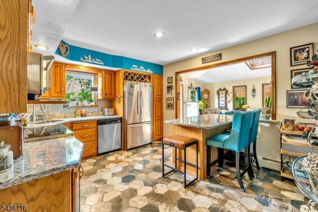 11 Rippling Brook Dr, Vernon Twp., NJ 07422