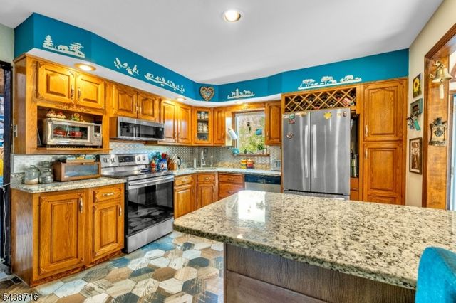 11 Rippling Brook Dr, Vernon Twp., NJ 07422
