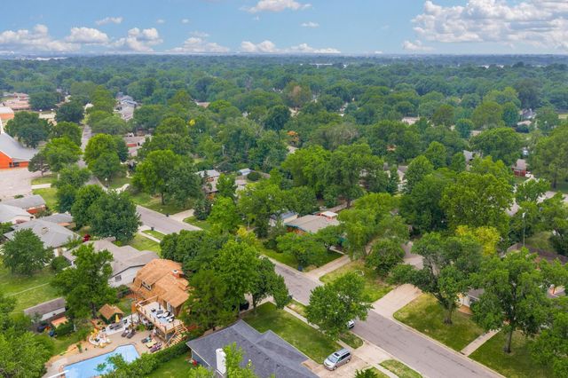 1049 N Armour St, Wichita, KS 67206