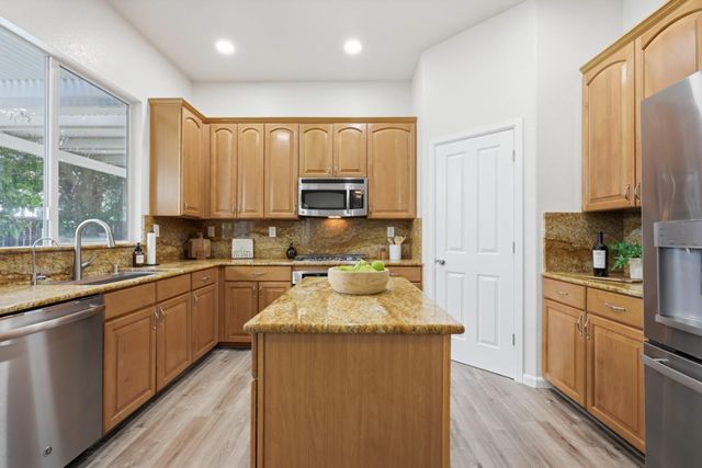 201 Connor Cir, Sacramento, CA 95835