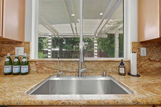 201 Connor Cir, Sacramento, CA 95835