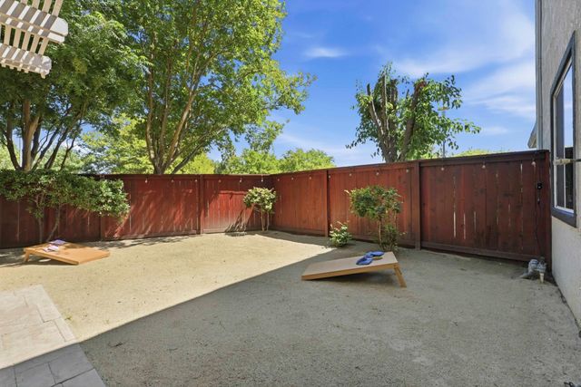 201 Connor Cir, Sacramento, CA 95835