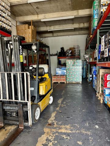 7441 NW 72nd Ave, Medley, FL 33166