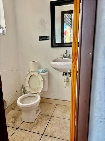 7441 NW 72nd Ave, Medley, FL 33166