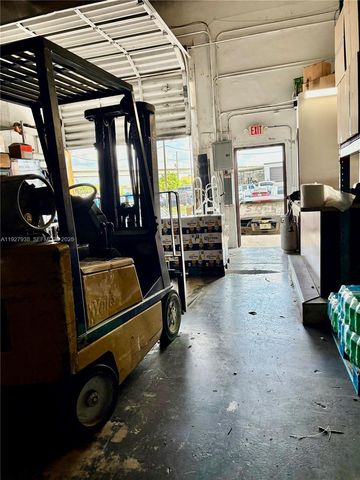 7441 NW 72nd Ave, Medley, FL 33166