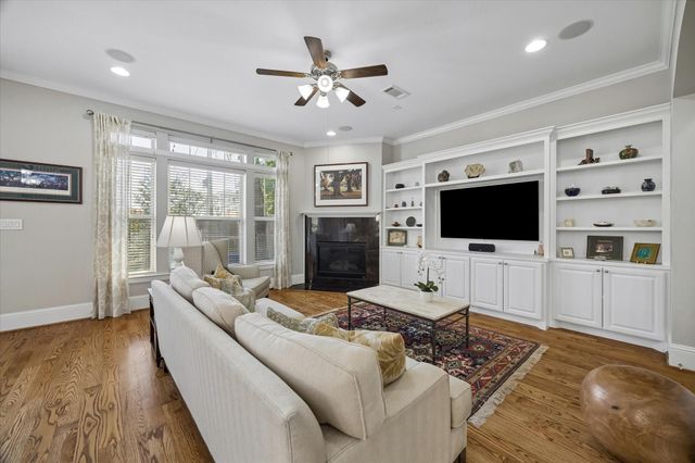 922 Fisher Street F, Houston, TX 77018