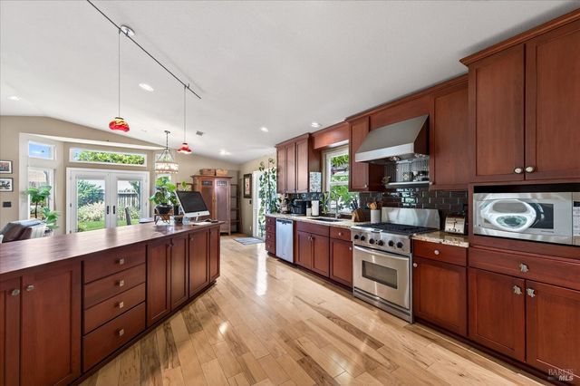 653 Windsor Dr, Benicia, CA 94510