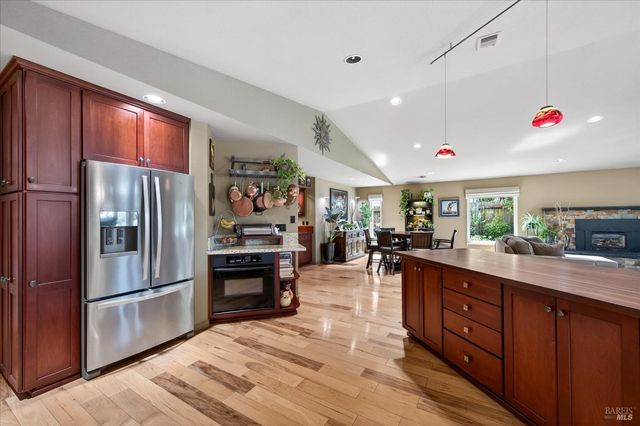 653 Windsor Dr, Benicia, CA 94510