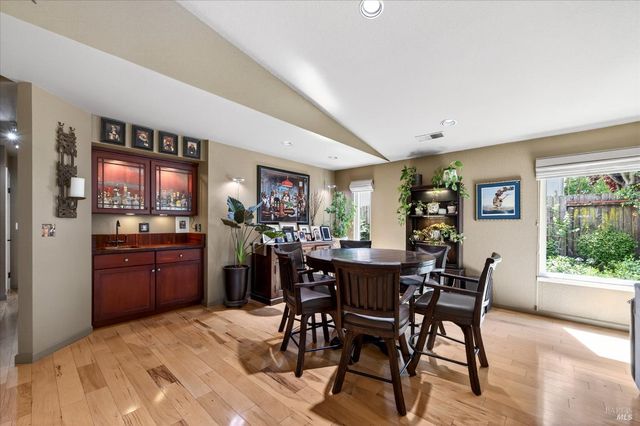 653 Windsor Dr, Benicia, CA 94510