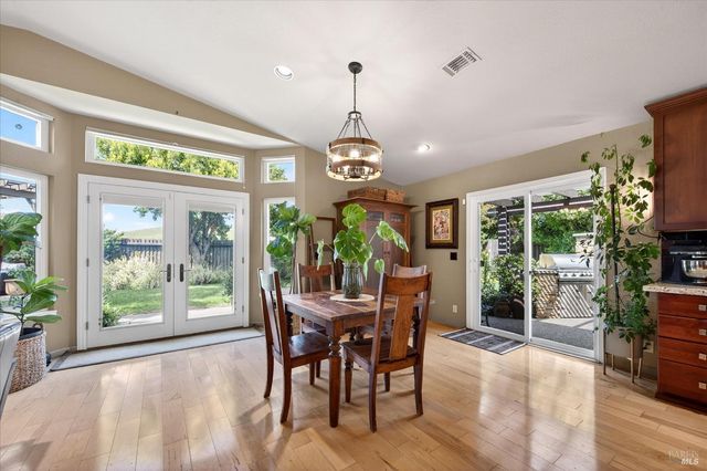 653 Windsor Dr, Benicia, CA 94510