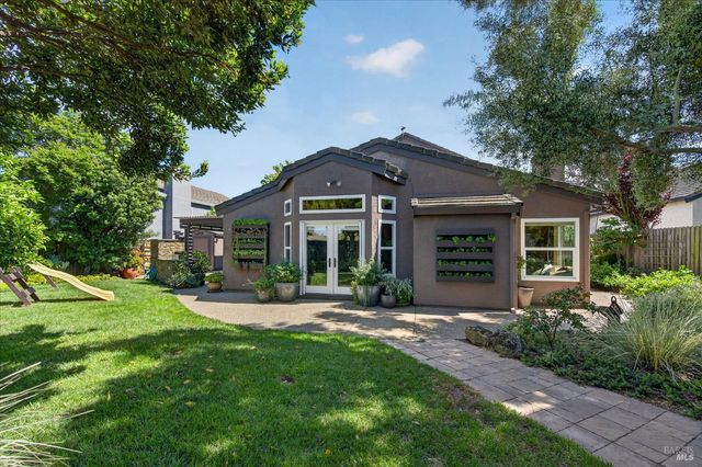 653 Windsor Dr, Benicia, CA 94510