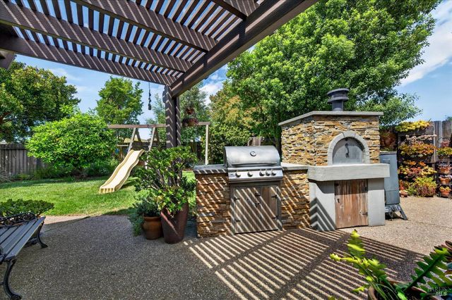 653 Windsor Dr, Benicia, CA 94510