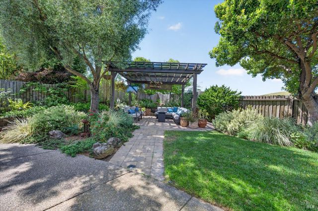 653 Windsor Dr, Benicia, CA 94510