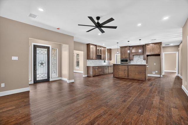 6400 Crapemyrtle Drive, Denton, TX 76208