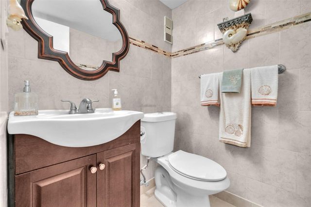 3910 Inverrary Boulevard 308, Lauderhill, FL 33319