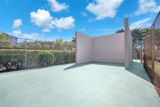 3910 Inverrary Boulevard 308, Lauderhill, FL 33319