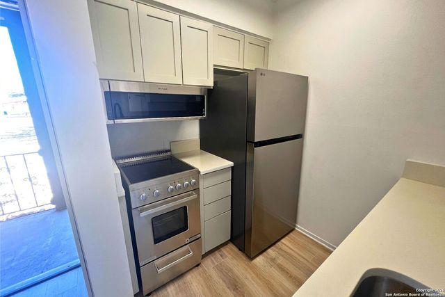 66 Brees Blvd Apt 127, San Antonio, TX 78209