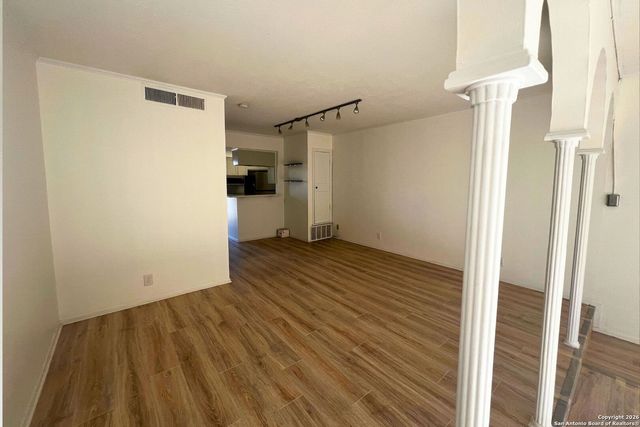 66 Brees Blvd Apt 127, San Antonio, TX 78209