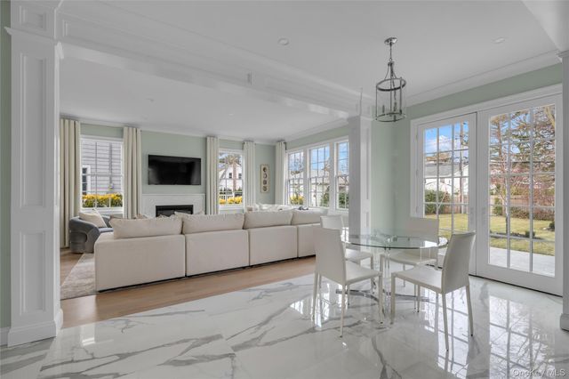 88 Plandome Court, Manhasset, NY 11030