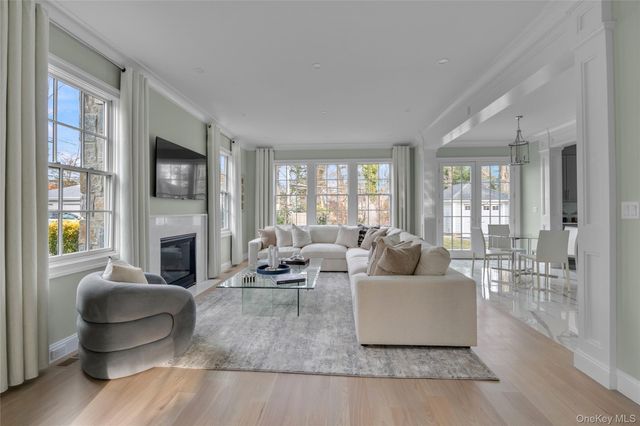 88 Plandome Court, Manhasset, NY 11030