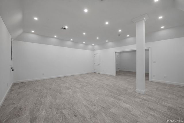 88 Plandome Court, Manhasset, NY 11030