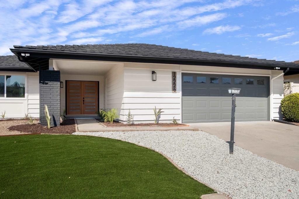 Image 4 of property listing at 12226 Casero Court, San Diego, CA 92128