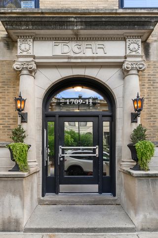 1711 N Crilly Court 4, Chicago, IL 60614