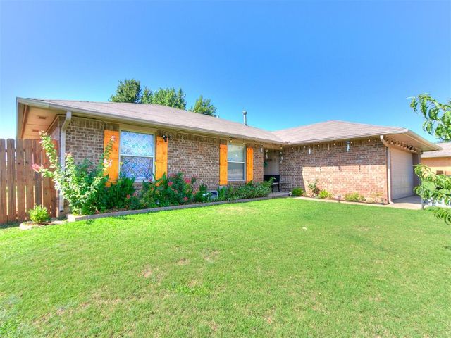12012 Larkdale Drive, Yukon, OK 73099