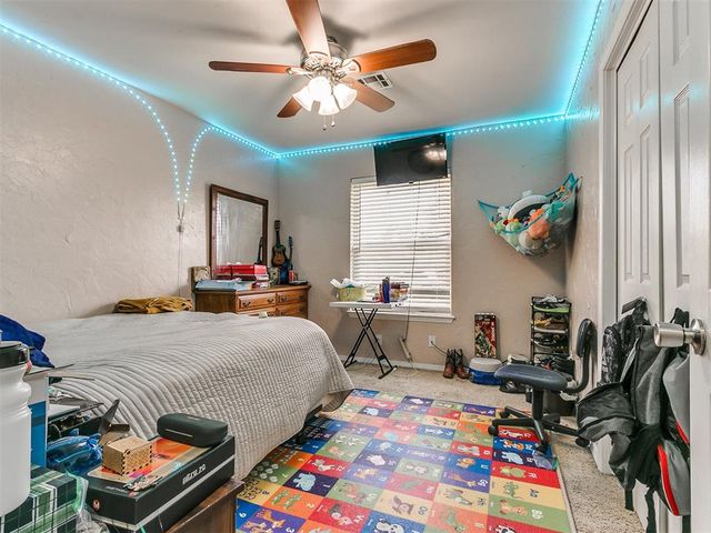 12012 Larkdale Drive, Yukon, OK 73099