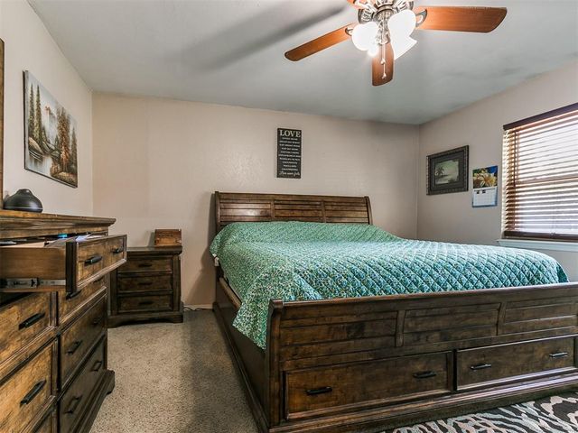 12012 Larkdale Drive, Yukon, OK 73099