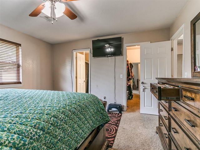 12012 Larkdale Drive, Yukon, OK 73099