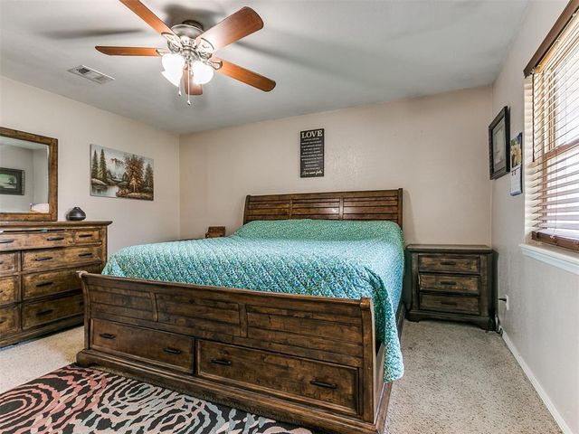 12012 Larkdale Drive, Yukon, OK 73099