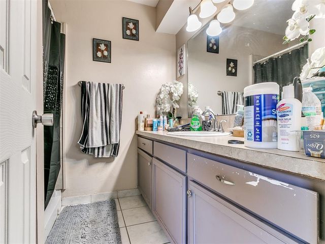 12012 Larkdale Drive, Yukon, OK 73099