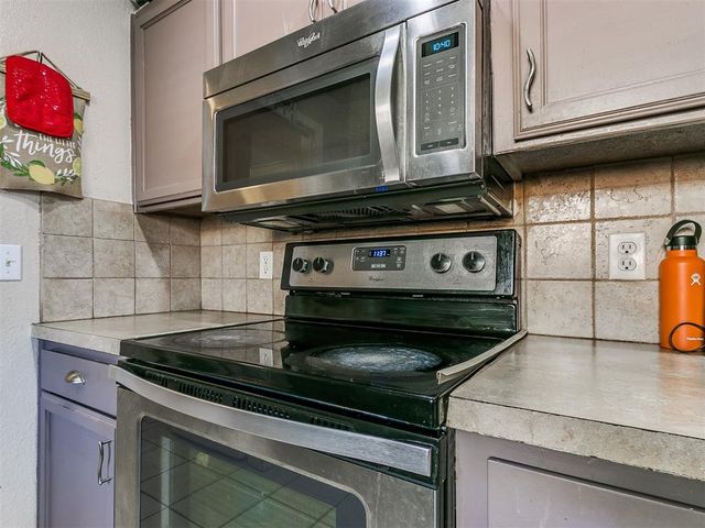 12012 Larkdale Drive, Yukon, OK 73099