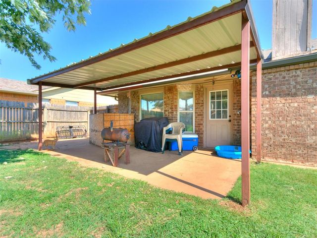 12012 Larkdale Drive, Yukon, OK 73099