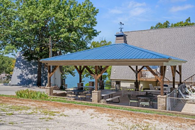 154 Deep Water Circle, Reeds Spring, MO 65737