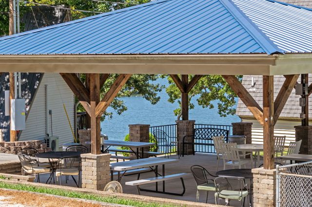 154 Deep Water Circle, Reeds Spring, MO 65737