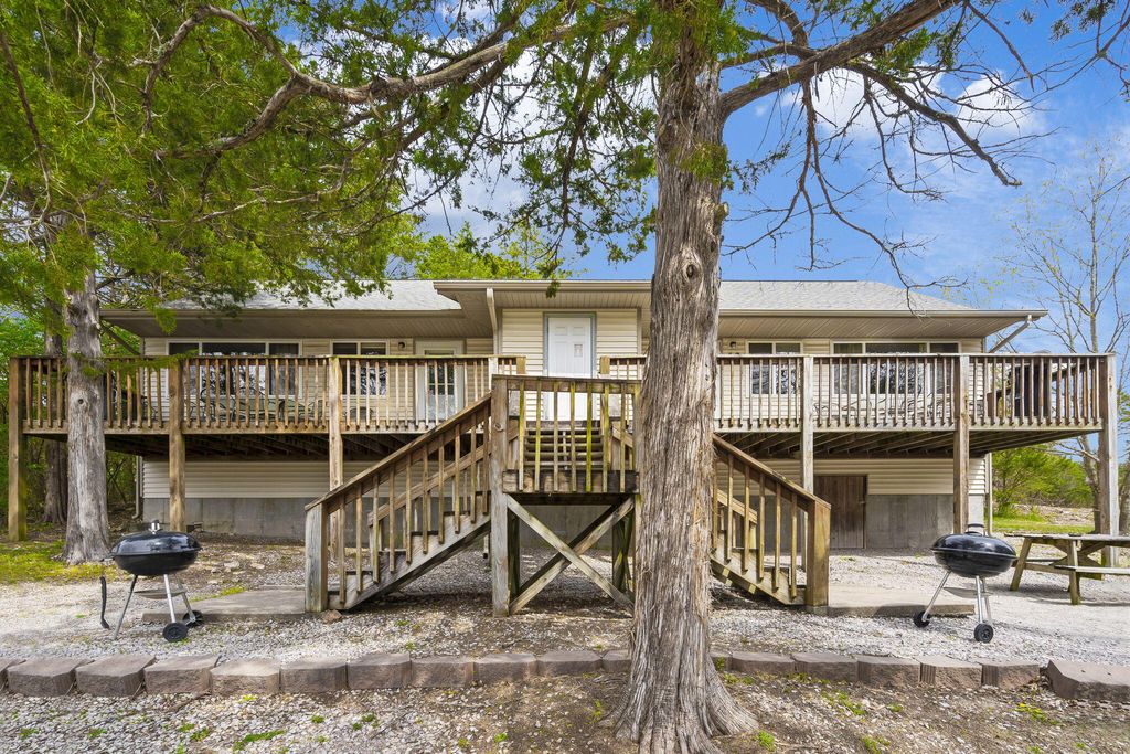 154 Deep Water Circle, Reeds Spring, MO 65737